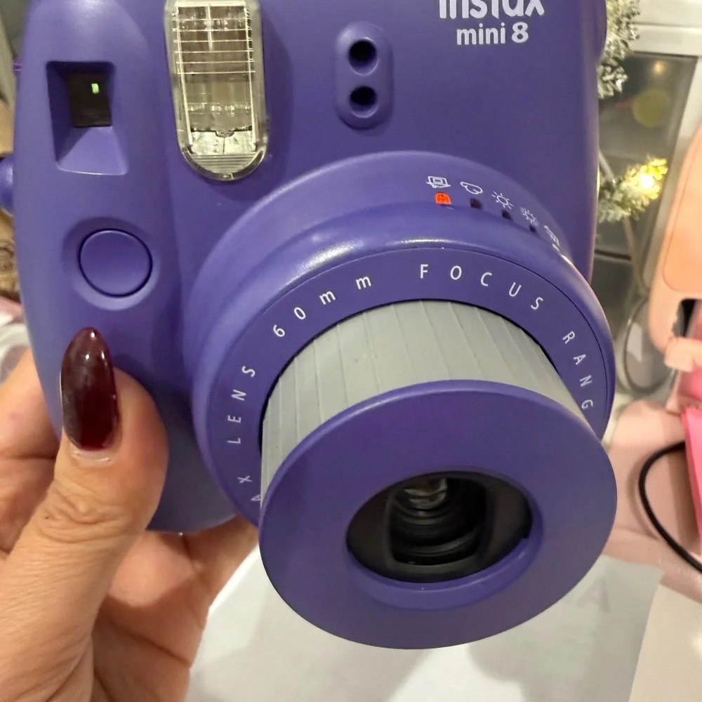 Fujifilm Instax Mini 8 in Vibrant Purple